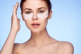 masker pikeun rejuvenation kulit sabudeureun panon